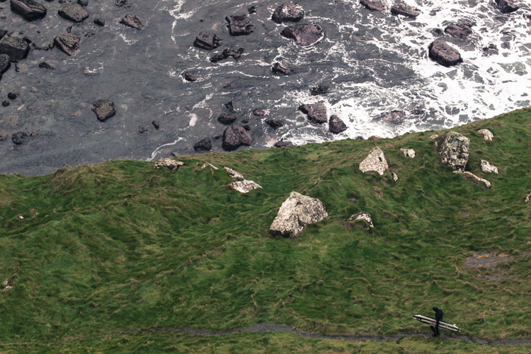 Aileen's, County Clare: the access to the Irish slab wave is tricky | Photo: Red Bull