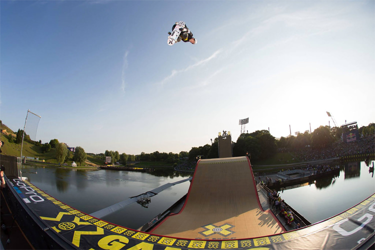 Bob Burnquist: a giant flying skater | Photo: X Games