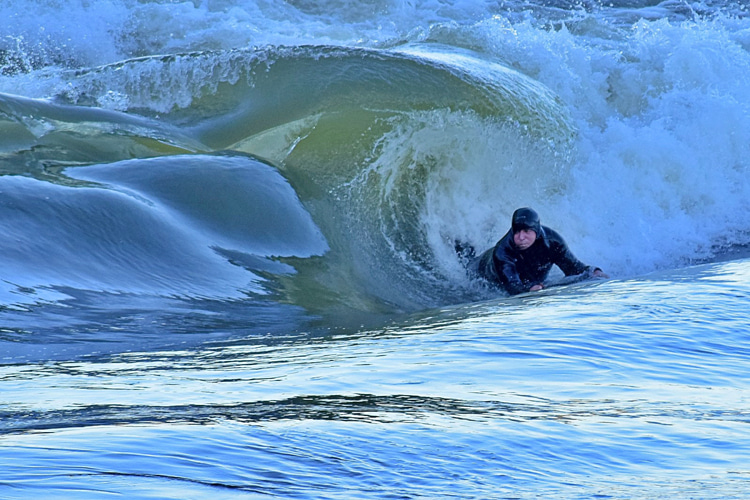 Carlos Hebert Plante: one of the world's most passionate cold river wave riders | Photo: Hebert Archive