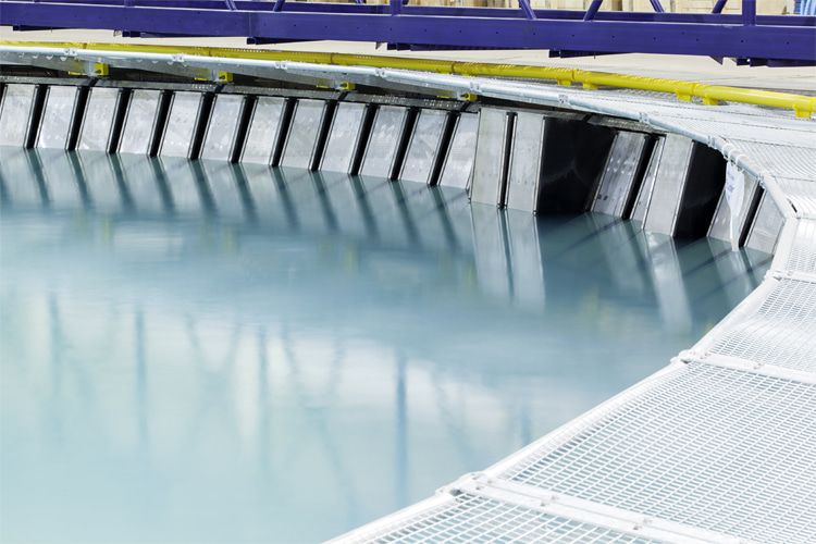 FloWave: the circular wave and current simulation tank has 168 water paddles | Photo: FloWave