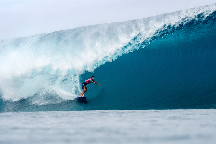 Gabriel Medina: the barrel before the iconic flight above Teahupoo | Photo: Jimenez/ISA