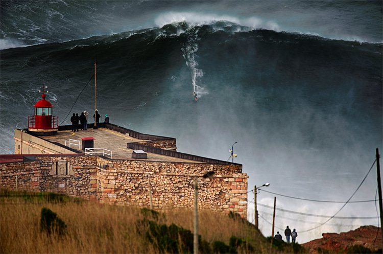 Garrett McNamara, November 1, 2011: the legendary shot taken by Portuguese photographer Tó Mané | Photo: Tó Mané