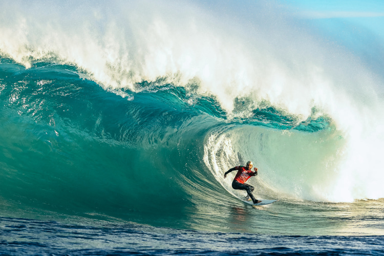 Italo Ferreira: an accomplished goofy-footed, backhand tube rider | Photo: WSL