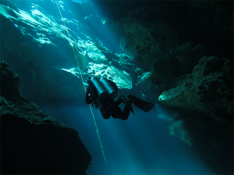 Halocline: denser Atlantic water is at the bottom, the fresh water above | Photo: Waielbi/Creative Commons