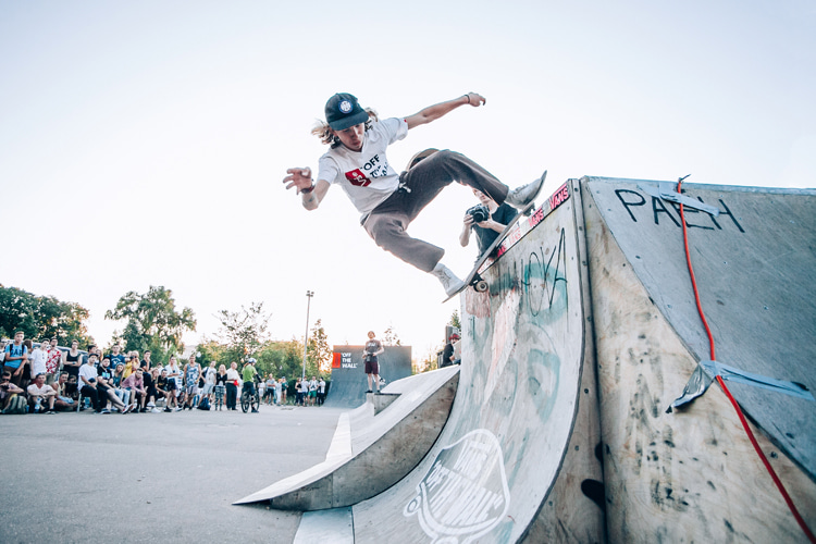 Sidewalk surfing: the beginner's guide to skateboarding | Photo: Shutterstock