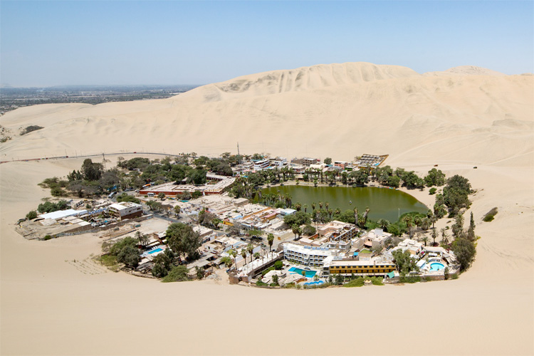 Sand dunes of Huacachina, Peru | Photo: Creative Commons