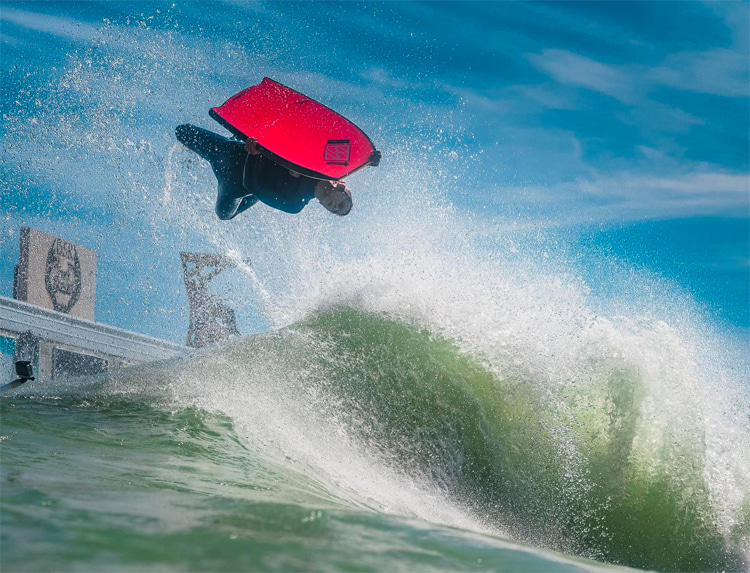 Jeff Hubbard: getting airborne in Waco's wave pool in Texas | Photo: Hubbard Archive