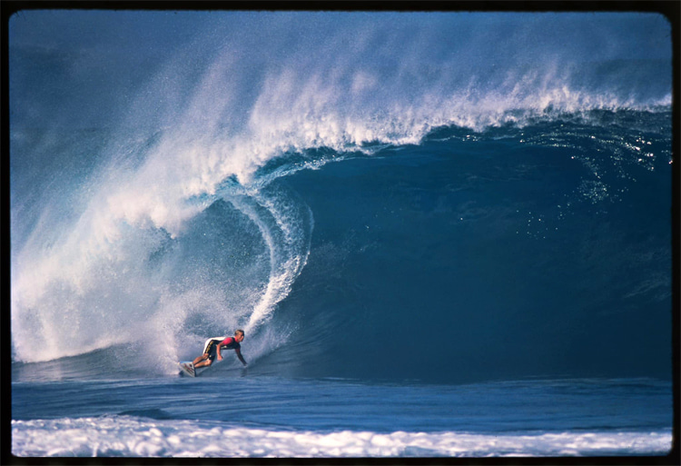 Joey Buran: driving off the bottom at a pristine Pipe wave | Photo: Buran Archive