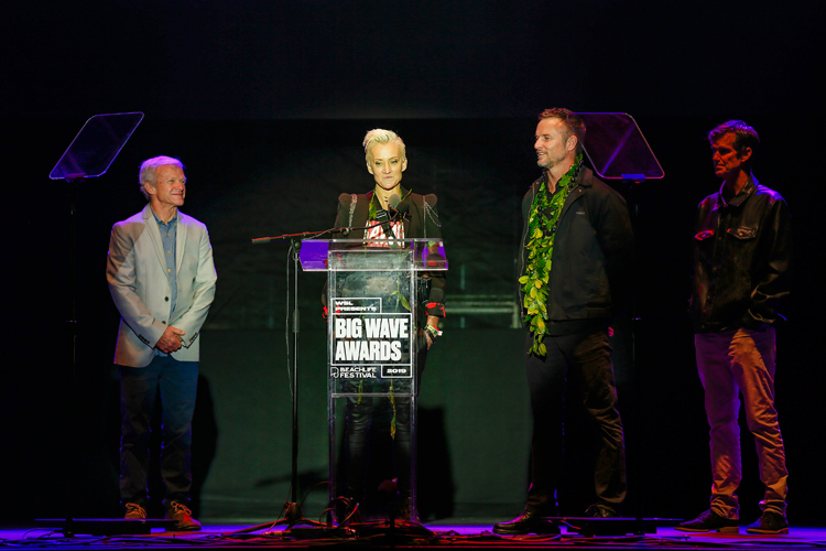 Keala Kennelly: the first female surfer to win a trophy in an open-gender category at the WSL Big Wave Awards | Photo: Adrian/WSL