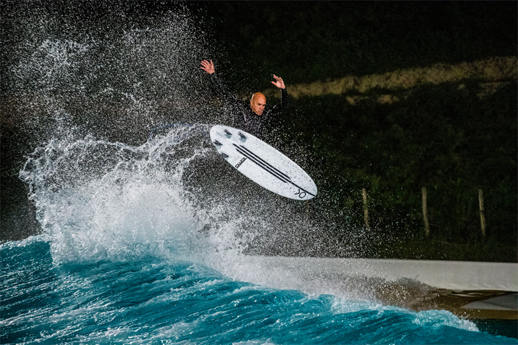 Kelly Slater: the Surf Ranch developer visited and surfed the Wavegarden Lab | Photo: Wavegarden