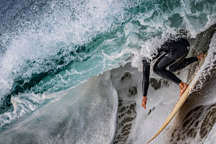 The Wedge: Kevin Kielty captured one of the surf break's most impacting photo ever | Photo: Kevin Kielty/Red Bull Illume