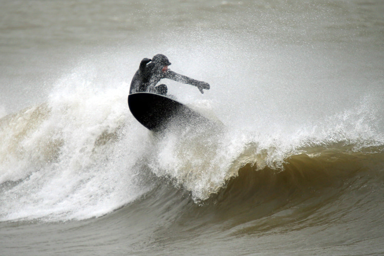 Lake Erie: decent swells need winds of 18.6 miles per hour blowing consistently for three to four hours | Photo: Shutterstock