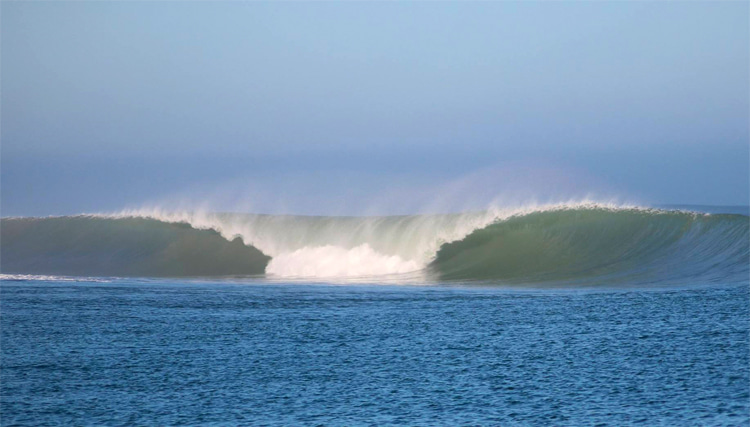 Madagascar: a perfect A-frame wave waiting for the adventurous surfer | Photo: Mada Collective