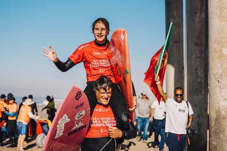 Marta Paço: the Portuguese surfer may have never seen the sea but she feels the waves like few | Photo: Franco/ISA