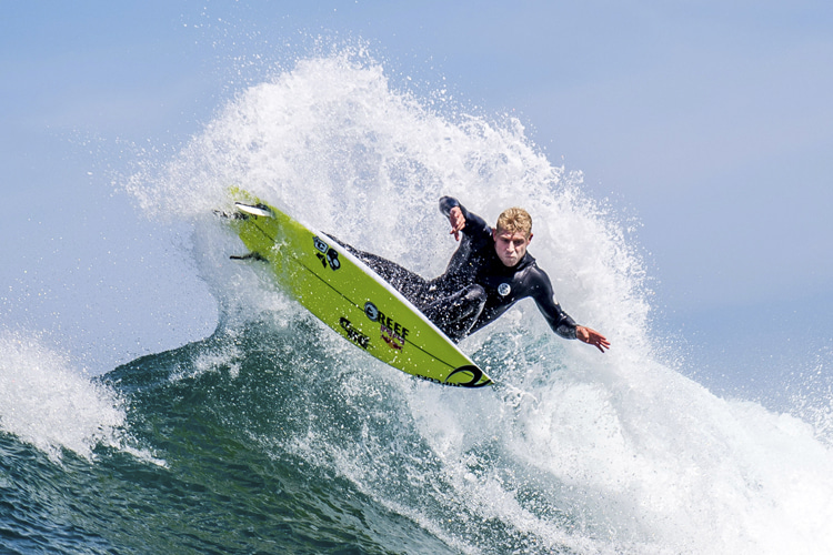 Mick Fanning: always comfortable with his aerial game | Photo: Red Bull