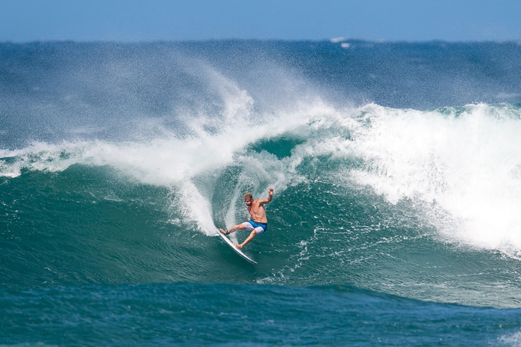 Mick Fanning: an all-around surfer in all types of conditions | Photo: Red Bull