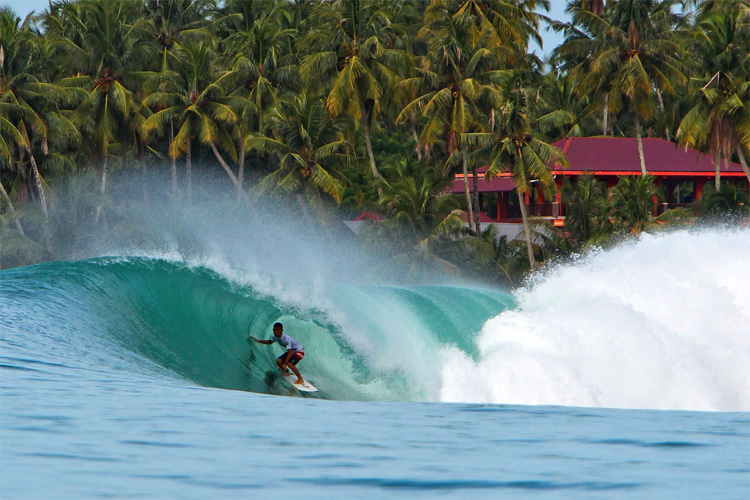 The Point: Lagundri Bay deliver perfect, nine-second barrels from May through October | Photo: WSL