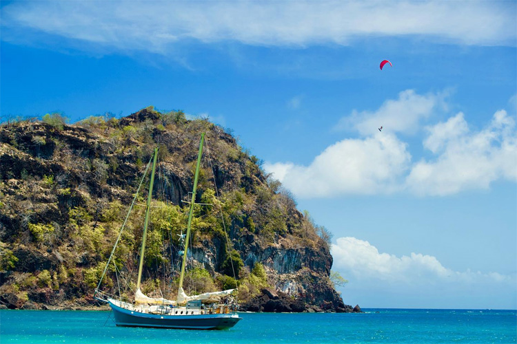 Nick Jacobsen: jumping off an 84-meter Caribbean mountain | Photo: 