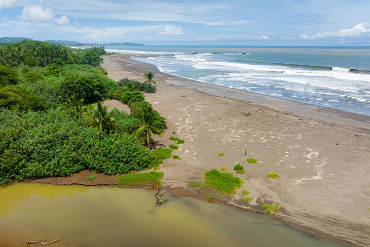 Surf Protected Area Network (SPAN): combining legal protection of ecosystems with sustainable community development | Photo: Ryan Chachi Craig