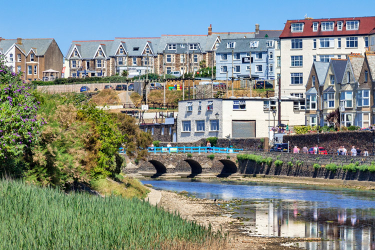 River Neet or Strat: Bude's famous upstream river wave | Photo: Shutterstock