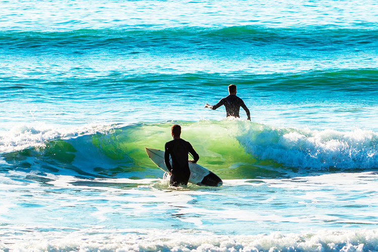 Surfing: go for a swim to improve your paddling power | Photo: Shutterstock