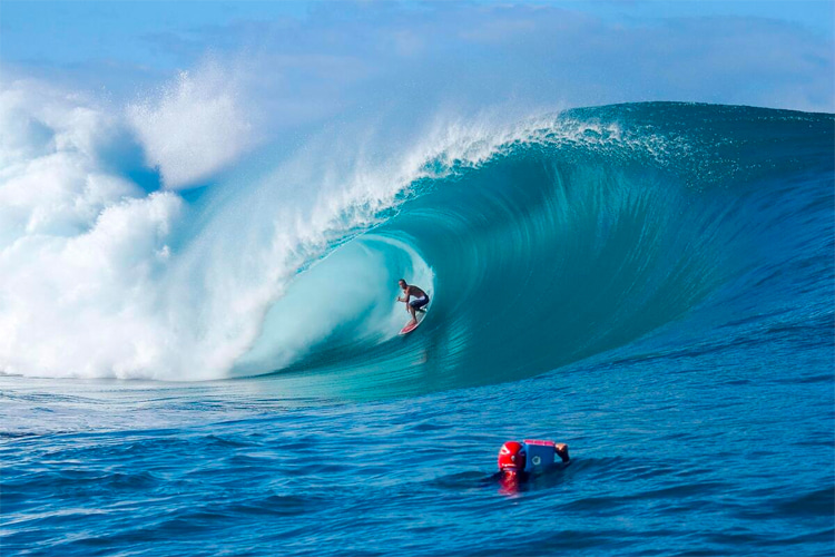 Teahupoo: Shane Dorian riding the blue cavern at Teahupoo in 2005 | Photo: Wilson/WSL