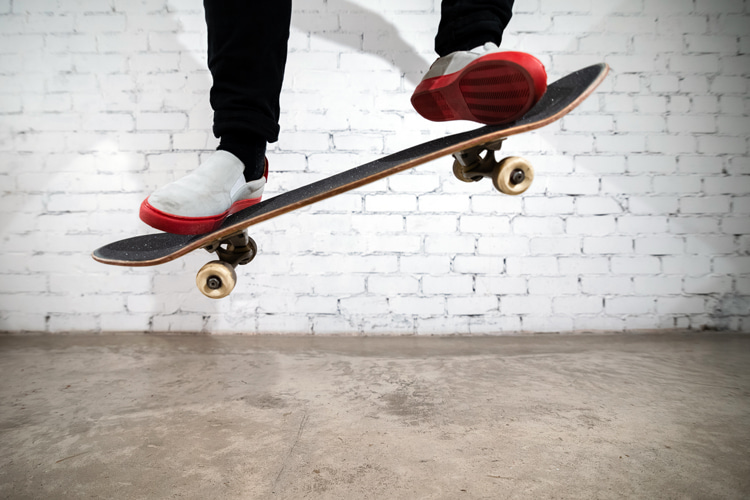 Ollie: beginner skaters should practice it stationary | Photo: Shutterstock