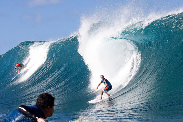 A-frame wave: one wave, and two riding opportunities | Photo: Cestari/WSL