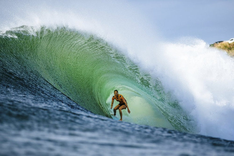 Stephanie Gilmore: an accomplished tube rider | Photo: Sloane/WSL