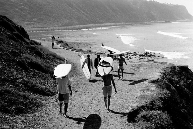 Surf culture: West Coast surf clubs played a critical role in the expansion and popularity of surfing in the 1960s United States | Photo: Leroy Grannis