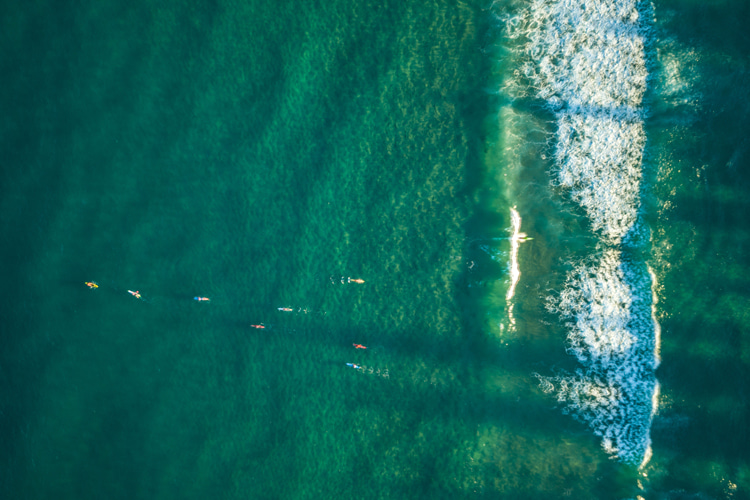 Soul surfers: a group of passionate wave riders who fight against the commercialization of the sport | Photo: Shutterstock