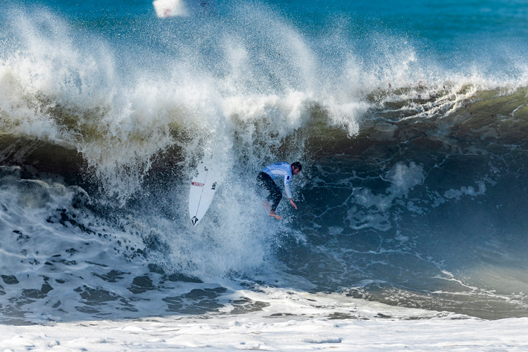 Wipeout: 40 percent of all surf-related injuries involve the head | Photo: WSL