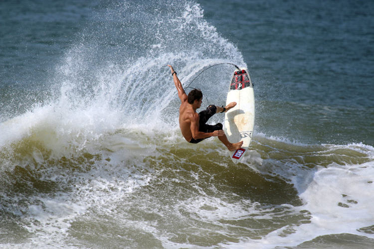 Regência, Linhares: one of the best waves in Brazil is now protected by law