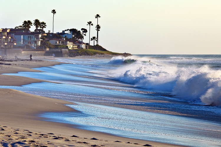 Tides: a complex astronomical interaction between the Moon, the Sun, and Earth | Photo: Shutterstock