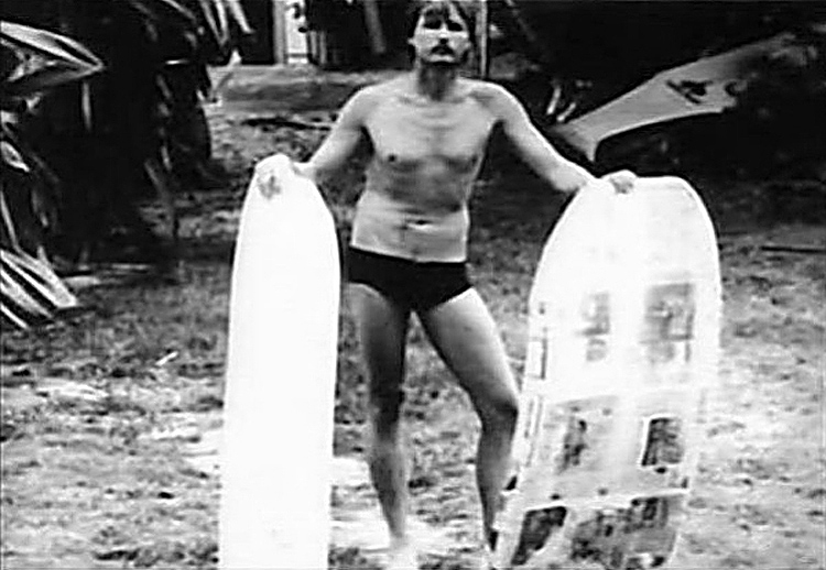 Tom Morey: the inventor shows his first bodyboard creations | Photo: Morey Archive