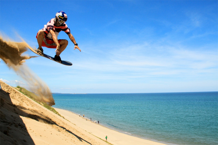 Sandboarding at Tottori Sand Dunes, Japan | Photo: Visit West Japan