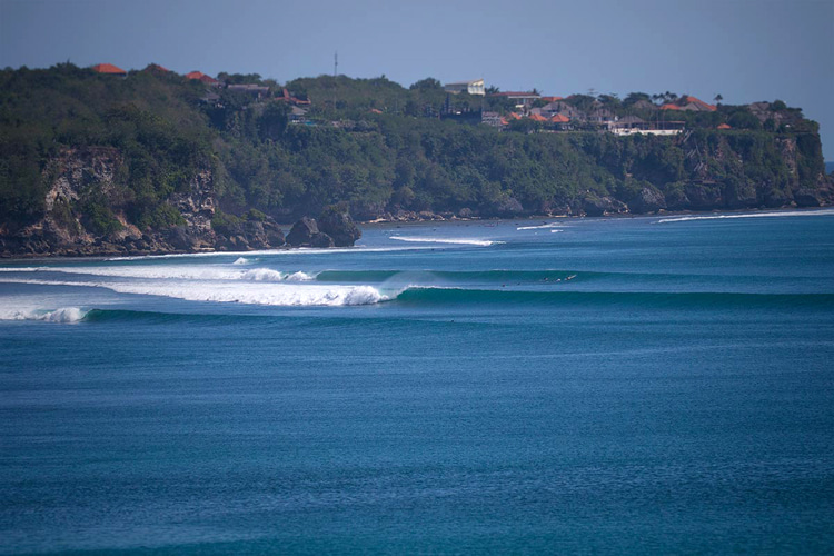 Uluwatu: on good days, the five peaks can be connected on a single ride | Photo: Creative Commons