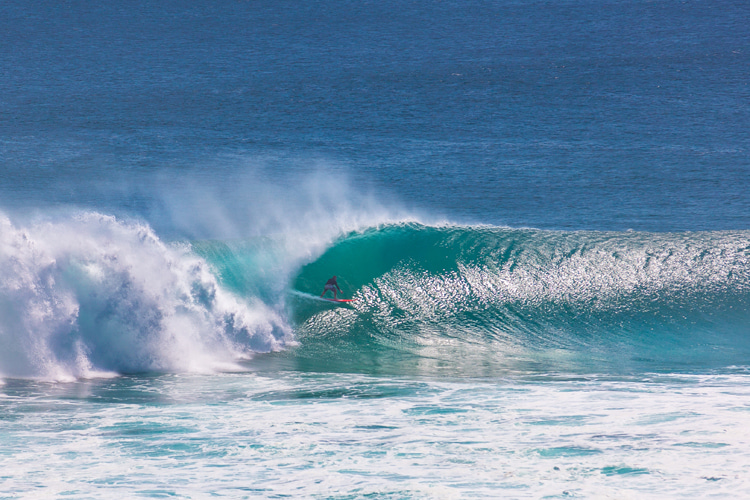 Uluwatu: one of the most consistent surf destinations on the planet | Photo: Shutterstock