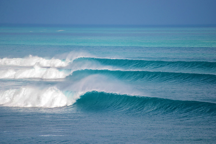 Groundswell: a long-period wave generated thousands of miles away from the coast | Photo: Shutterstock