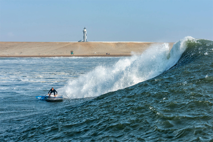 Pacasmayo: a windsurfing paradise for wave sailing enthusiasts | Photo: Fish Bowl Diaries/IWT